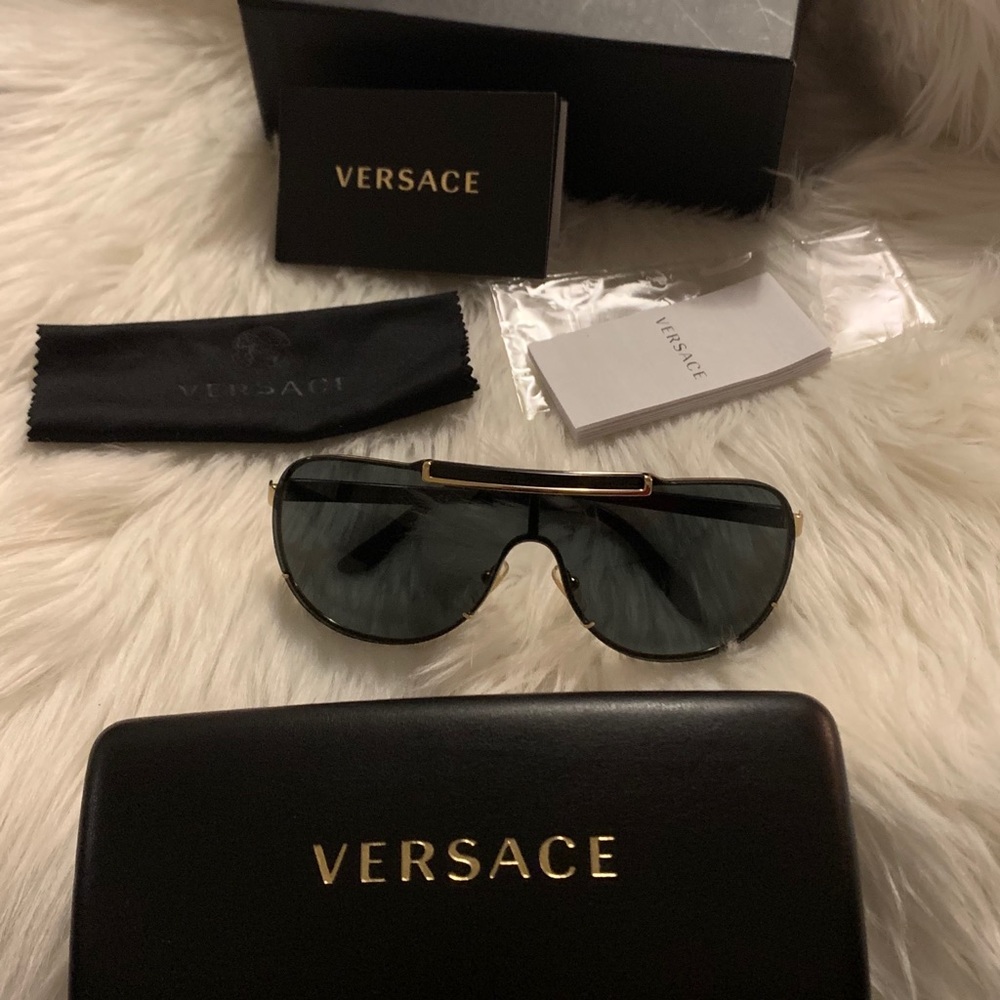 Authentic sunglasses 😎
